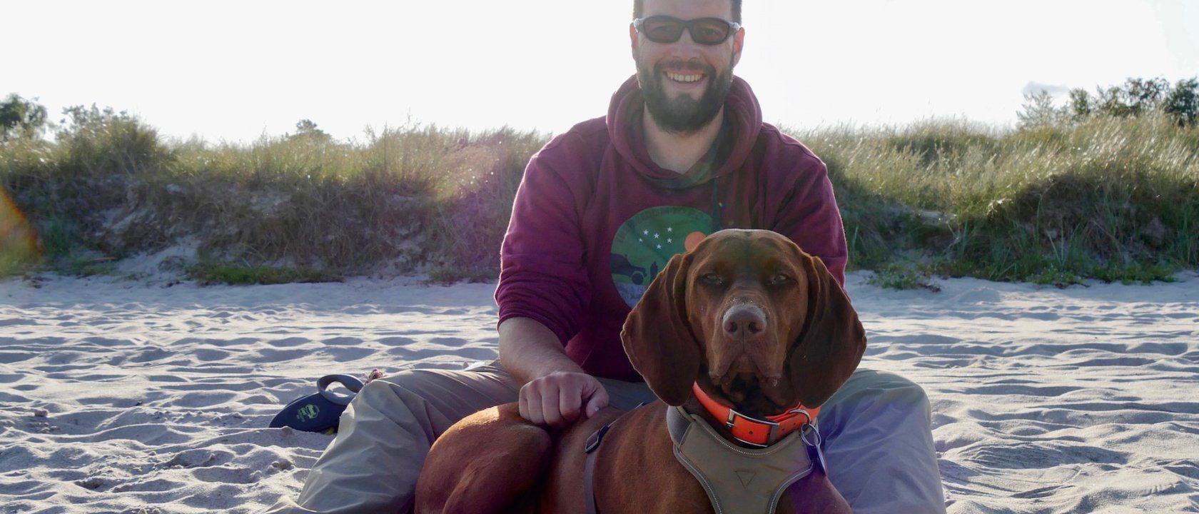 Andy mit Nala am Strand