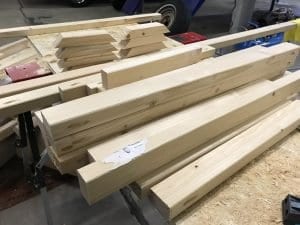 Holzlatten. Das Grundmaterial unseres Ausbaus